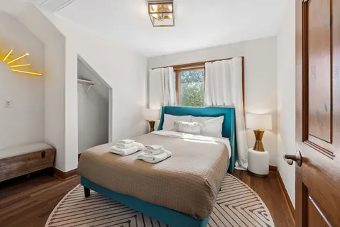 $1,375,000 | 10512 Lake Park Drive, Dripping Springs, TX 78620