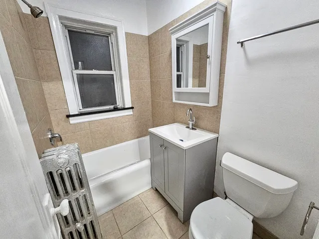 $1,349 | 6551 North Francisco Avenue, Unit 3B, Chicago, IL 60645