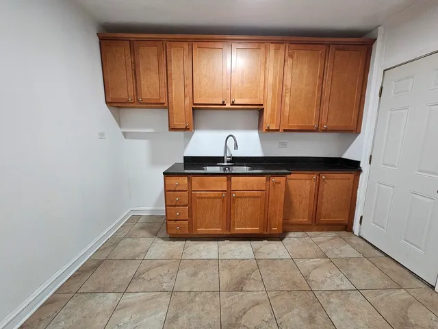 $1,349 | 6551 North Francisco Avenue, Unit 3B, Chicago, IL 60645