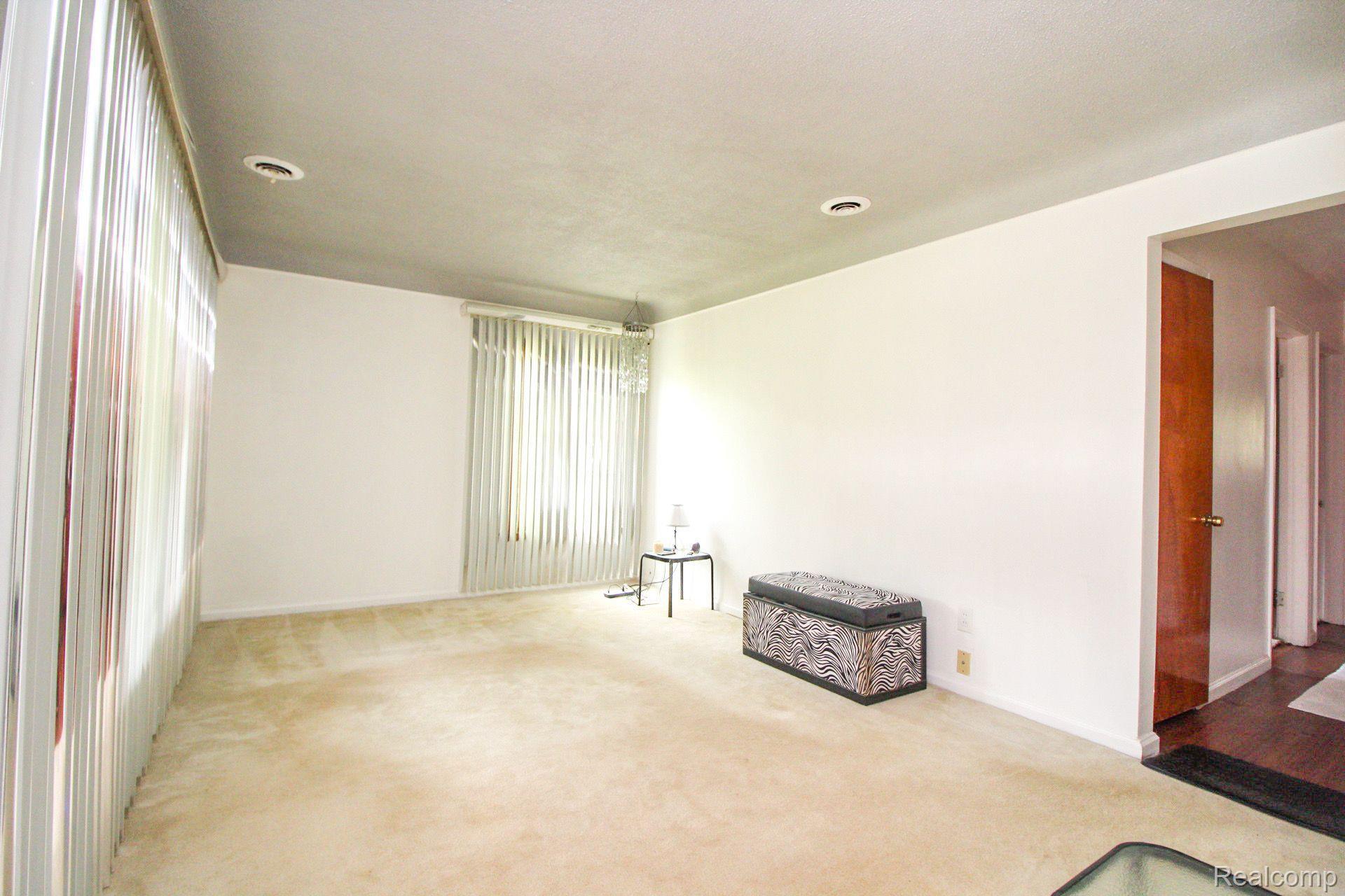 20977 Stahelin Road Southfield, MI 48075 - Photo 7 of 35 Gallery Image 7