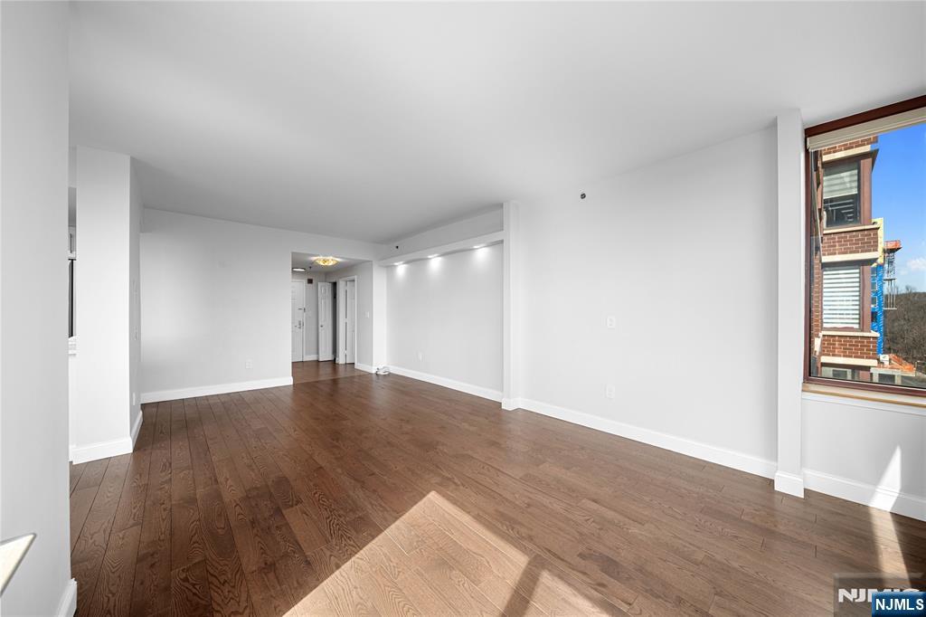 100 Old Palisade Road, Unit 1604 Fort Lee, NJ 07024 - Photo 15 of 45