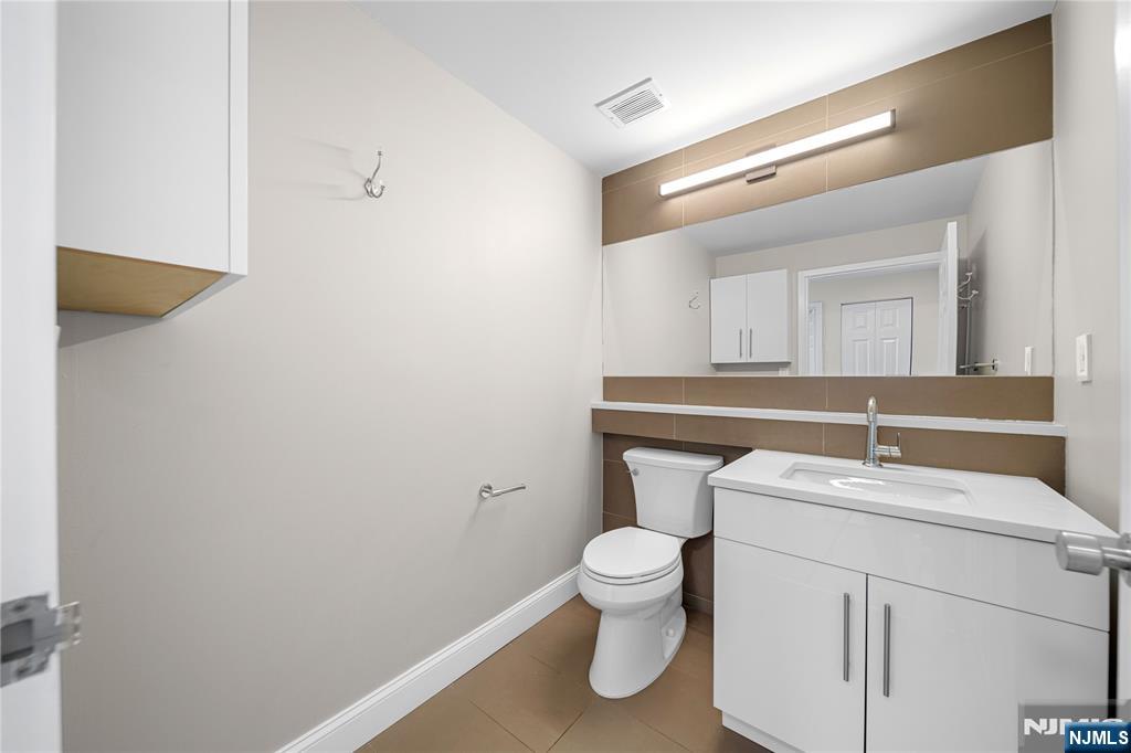 100 Old Palisade Road, Unit 1604 Fort Lee, NJ 07024 - Photo 16 of 45