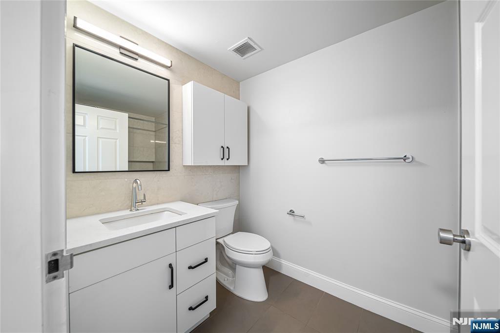 100 Old Palisade Road, Unit 1604 Fort Lee, NJ 07024 - Photo 27 of 45