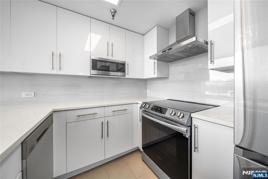 100 Old Palisade Road, Unit 1604 Fort Lee, NJ 07024 - Photo 8 of 45