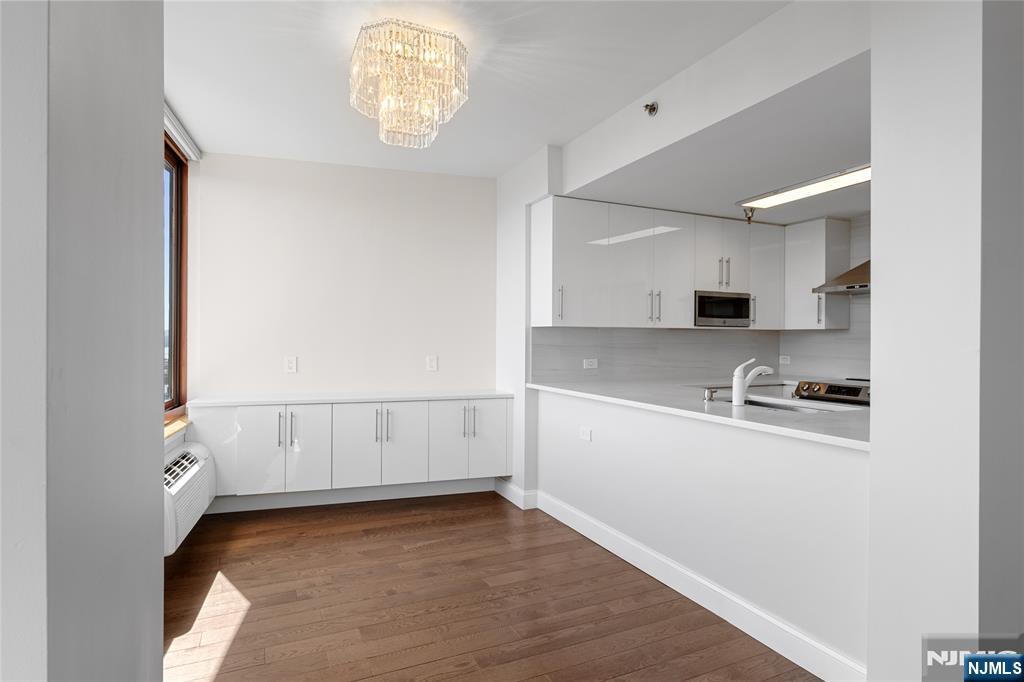 100 Old Palisade Road, Unit 1604 Fort Lee, NJ 07024 - Photo 10 of 45