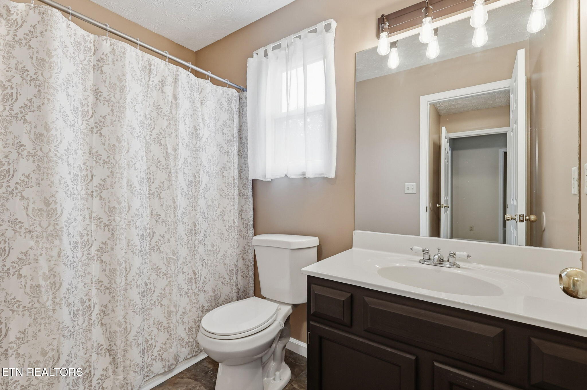 5516 West Emory Road Powell, TN 37849 - Photo 29 of 40 36-web-or-mls-3F1A9836