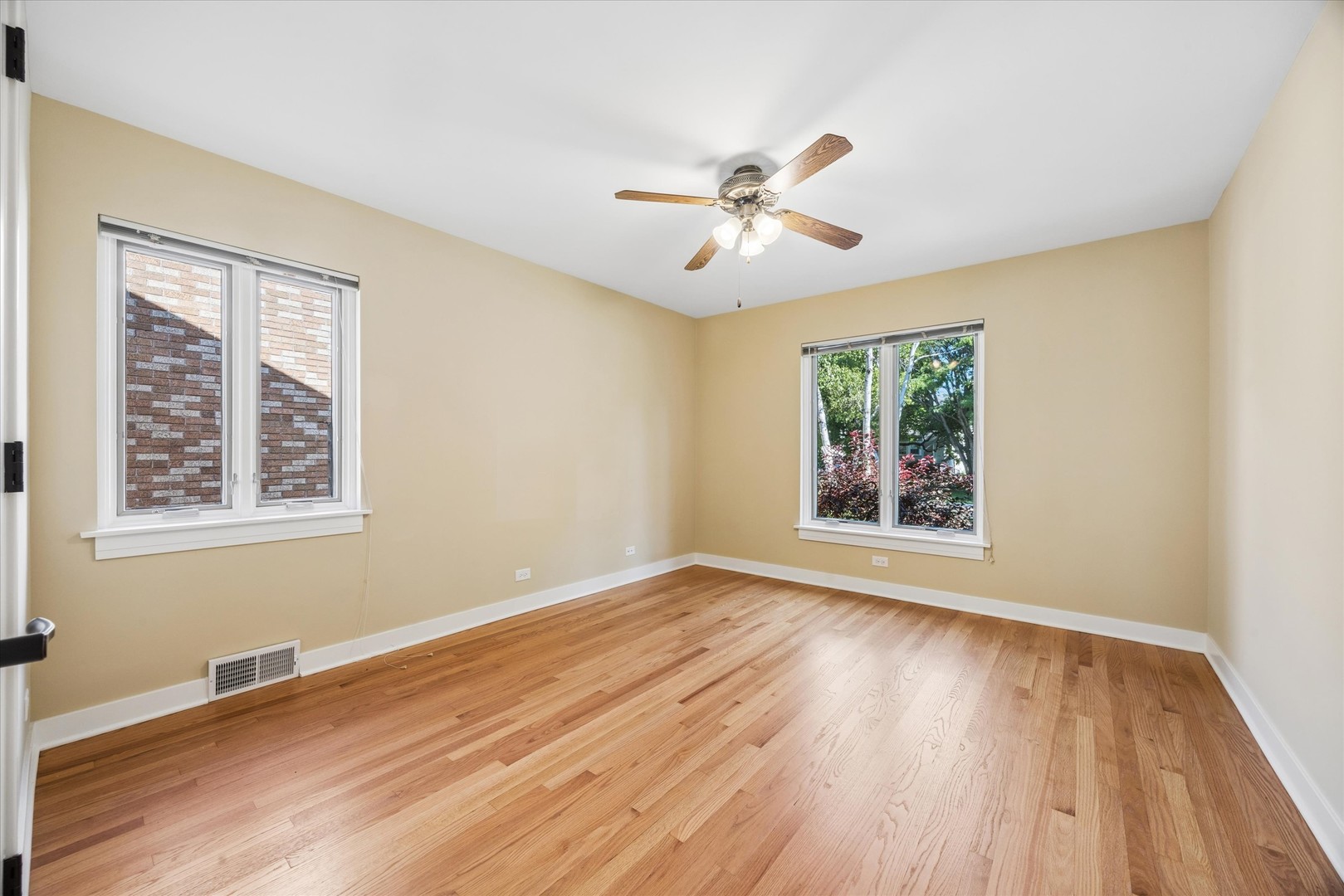 443 Shenstone Road Riverside, IL 60546 - Photo 9 of 16 Gallery Image 9