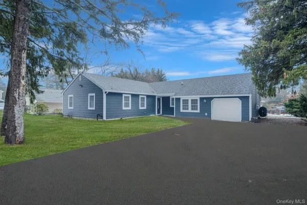 $749,000 | 50 7th Street, St. James, NY 11780