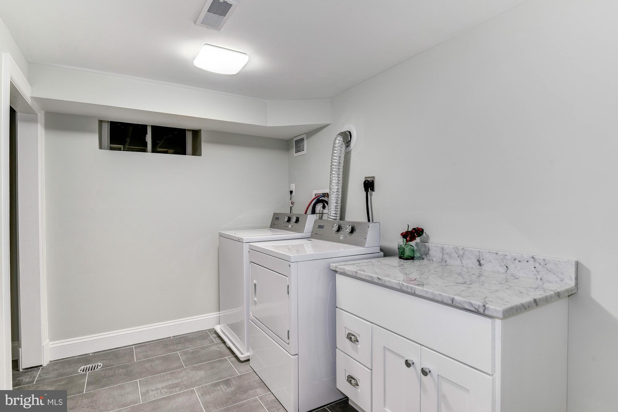 2504 Mason Street Silver Spring, MD 20902 - Photo 15 of 24 Washer and Dryer