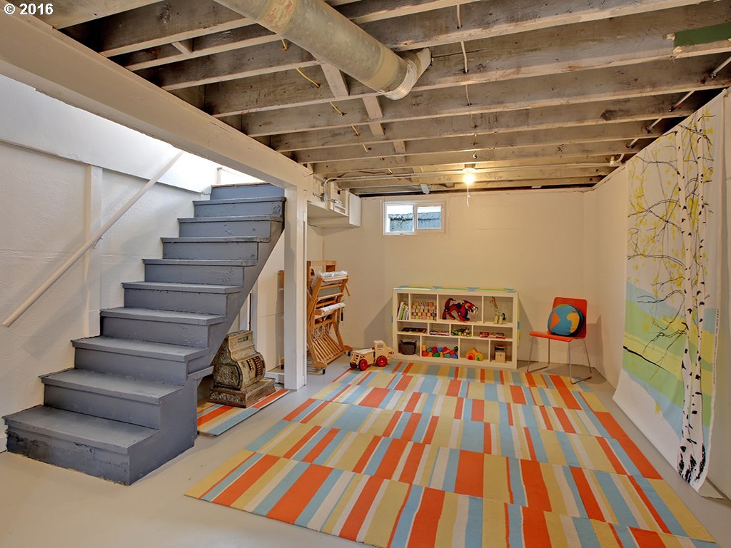 1808 Northeast Rosa Parks Way Portland, OR 97211 - Photo 11 of 19 Gallery Image 11