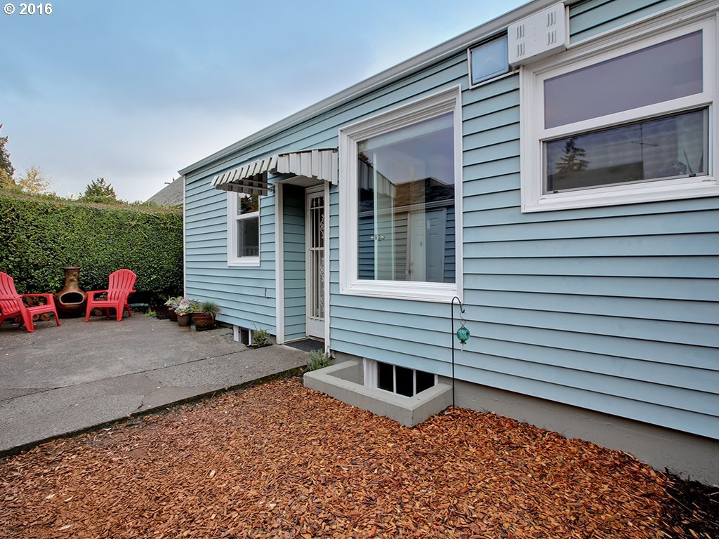 1808 Northeast Rosa Parks Way Portland, OR 97211 - Photo 14 of 19 Gallery Image 14