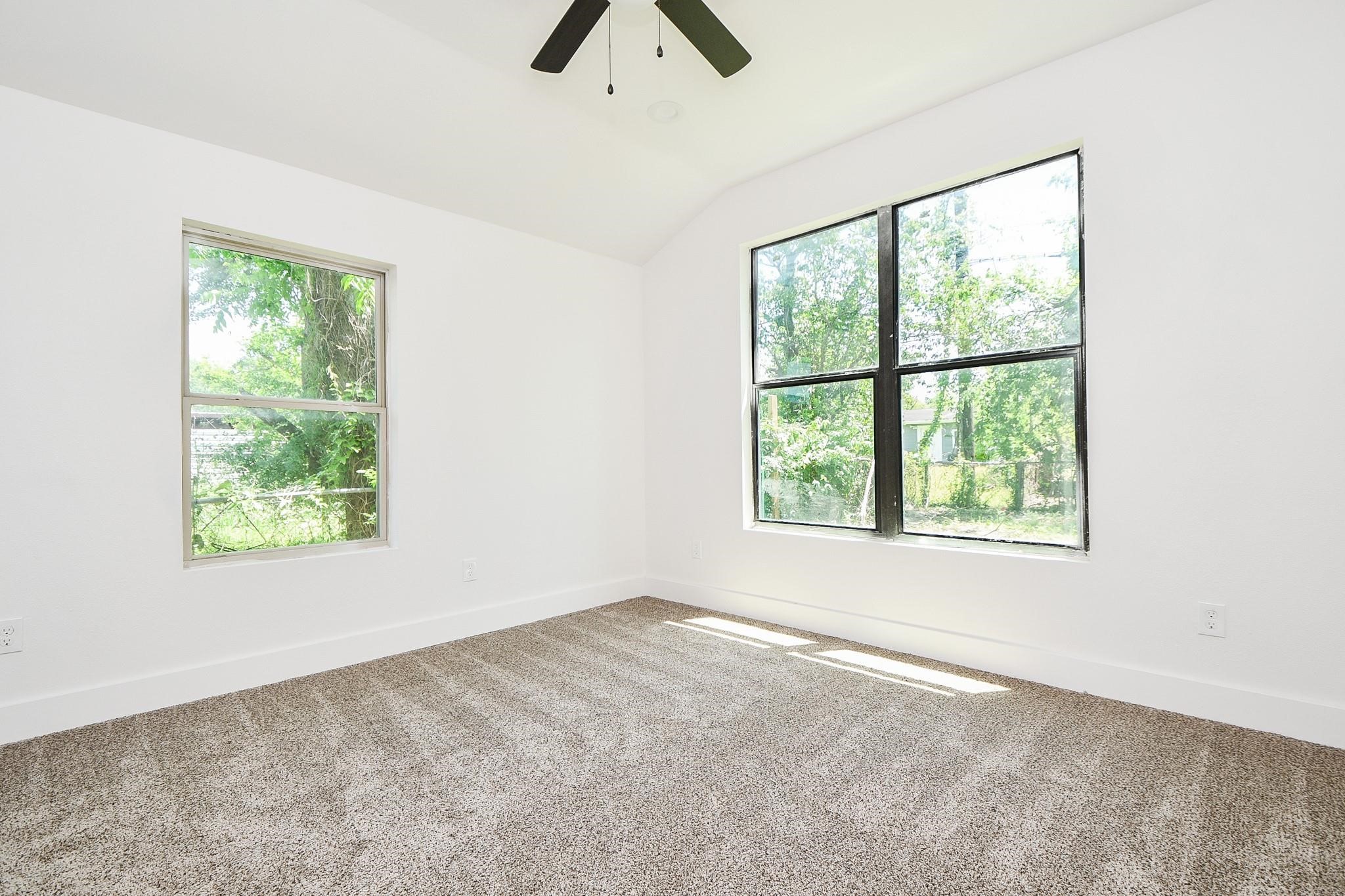 5030 Rapido Road Houston, TX 77033 - Photo 7 of 13