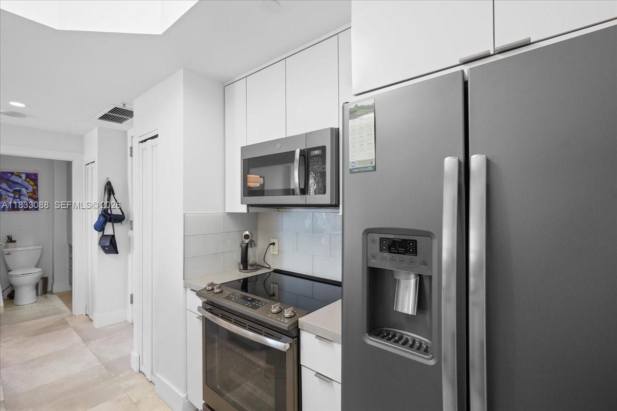 888 Brickell Key Drive, Unit 1502 Miami, FL 33131 - Photo 13 of 28