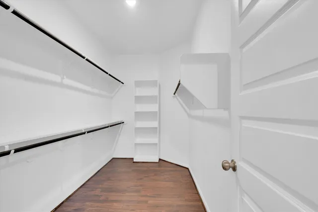 $2,400 | 2421 Bear Crk Drive, Rosharon, TX 77583