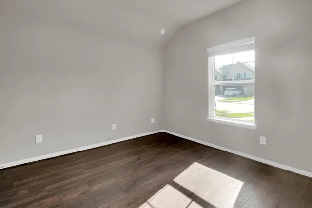 $2,400 | 2421 Bear Crk Drive, Rosharon, TX 77583