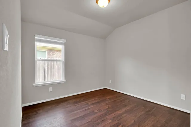 $2,400 | 2421 Bear Crk Drive, Rosharon, TX 77583