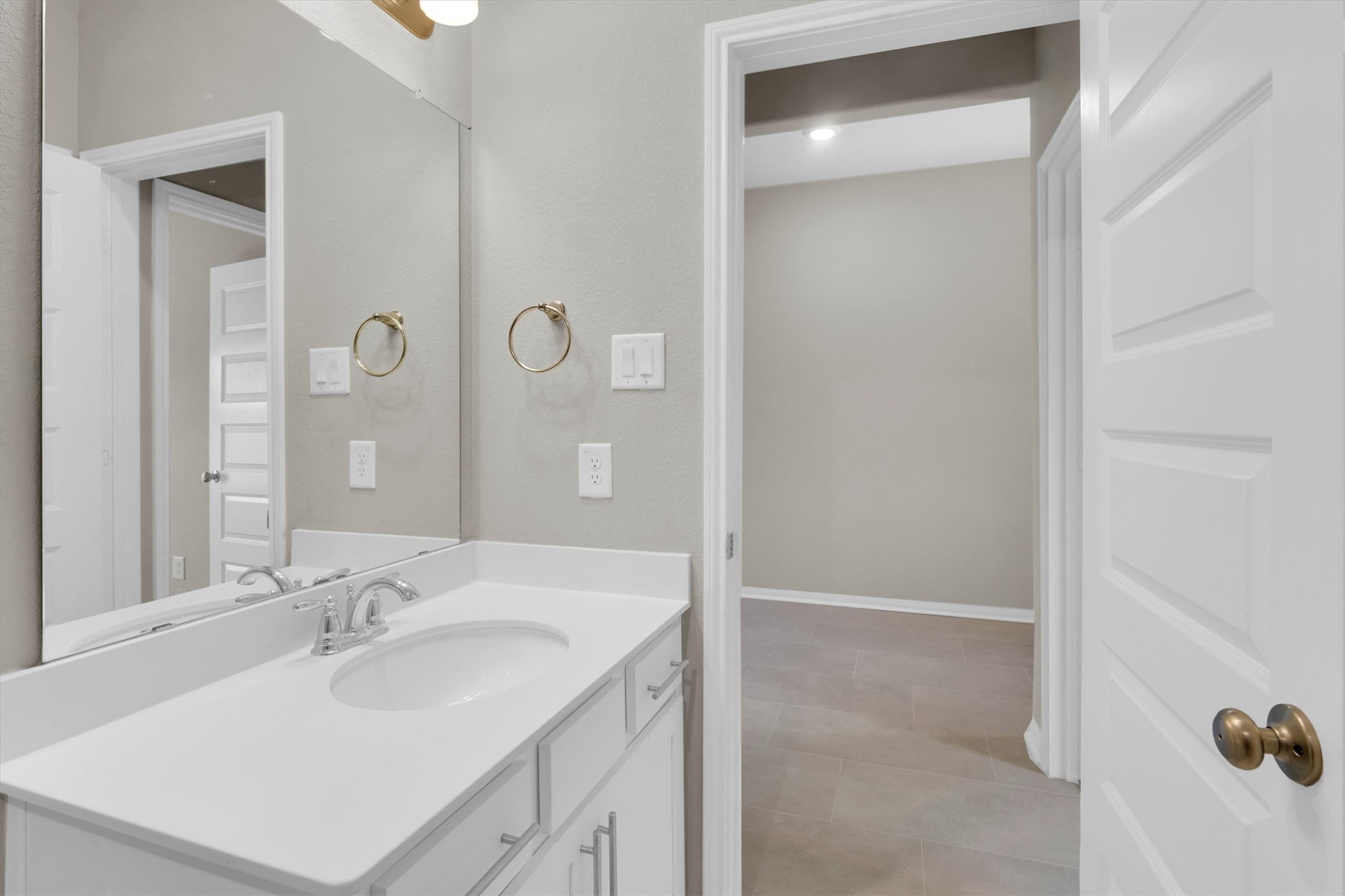 2421 Bear Crk Drive Rosharon, TX 77583 - Photo 8 of 22 Bathroom1