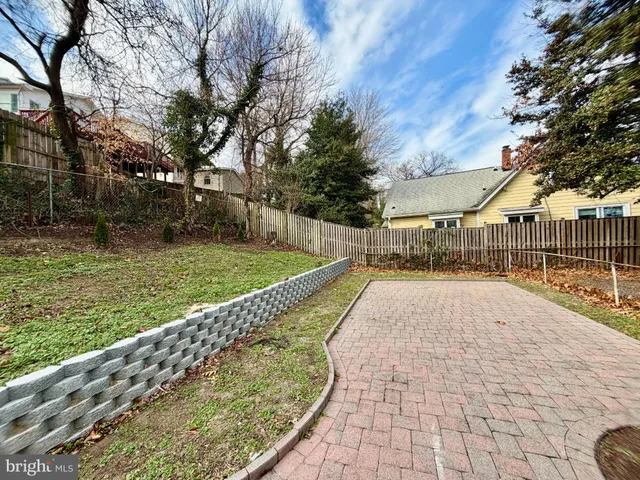 $3,700 | 2415 Fairhaven Avenue, Alexandria, VA 22303