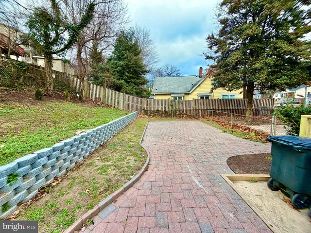 $3,700 | 2415 Fairhaven Avenue, Alexandria, VA 22303