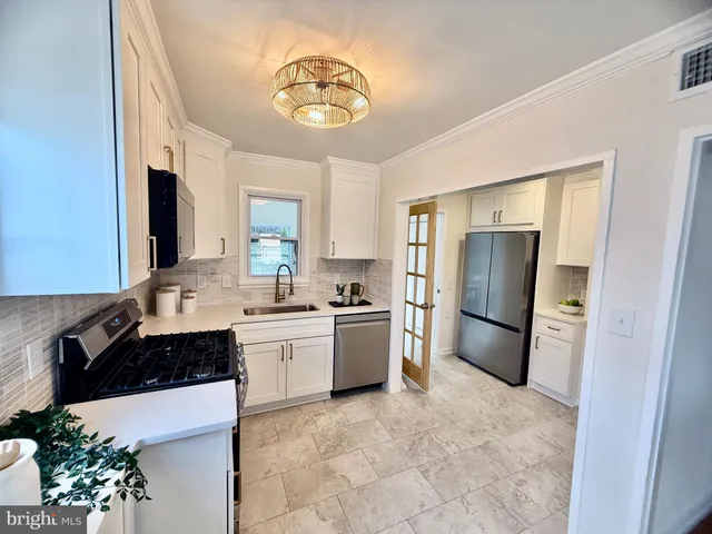 $3,700 | 2415 Fairhaven Avenue, Alexandria, VA 22303