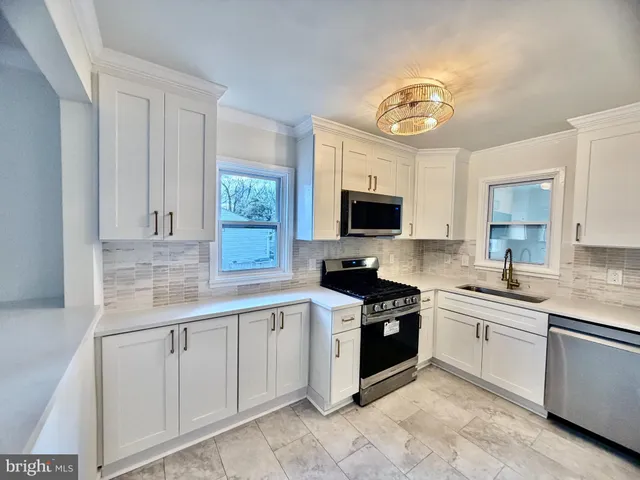 $3,700 | 2415 Fairhaven Avenue, Alexandria, VA 22303