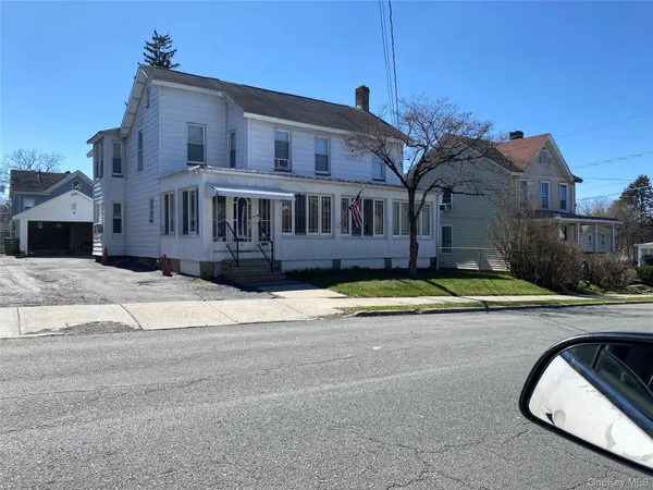 $2,000 | 31 Liberty Street, Middletown, NY 10940