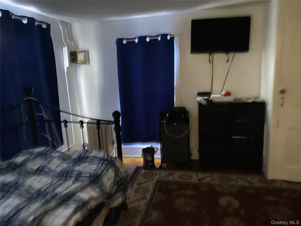 $2,000 | 31 Liberty Street, Middletown, NY 10940