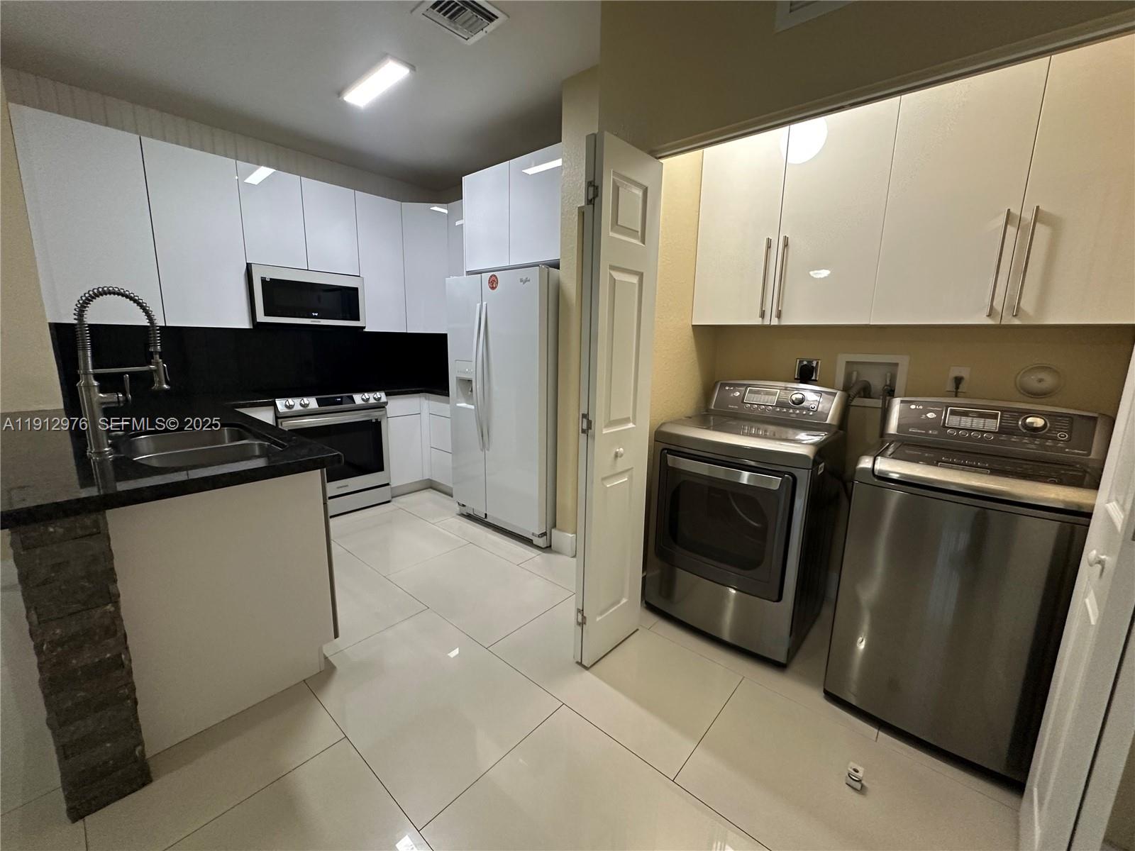 27326 Southwest 142nd Court Homestead, FL 33032 - Photo 14 of 22