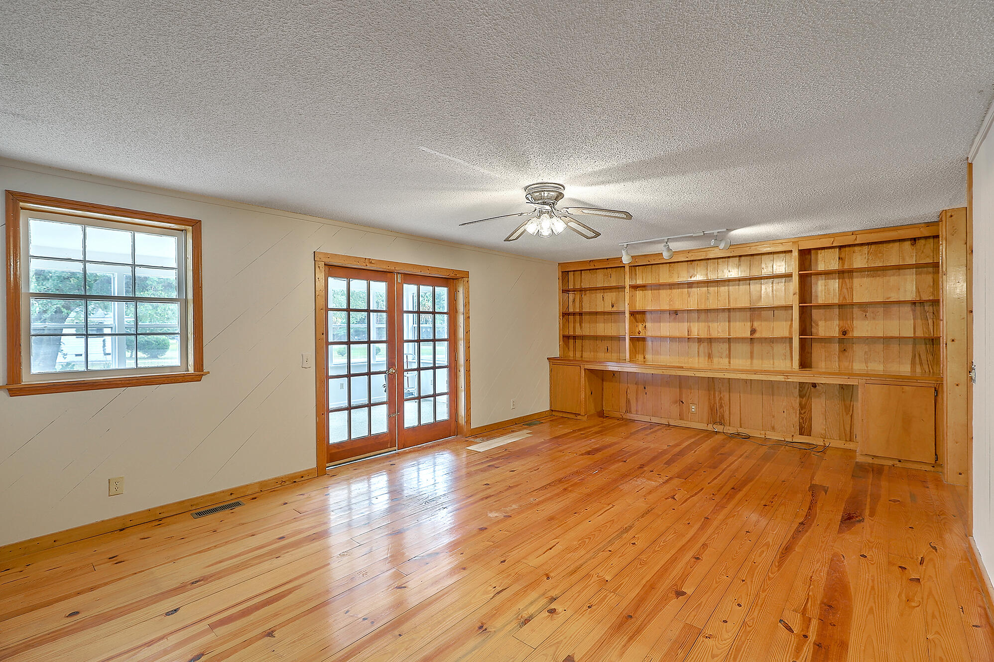 1132 Children Road Mount Pleasant, SC 29466 - Photo 4 of 19