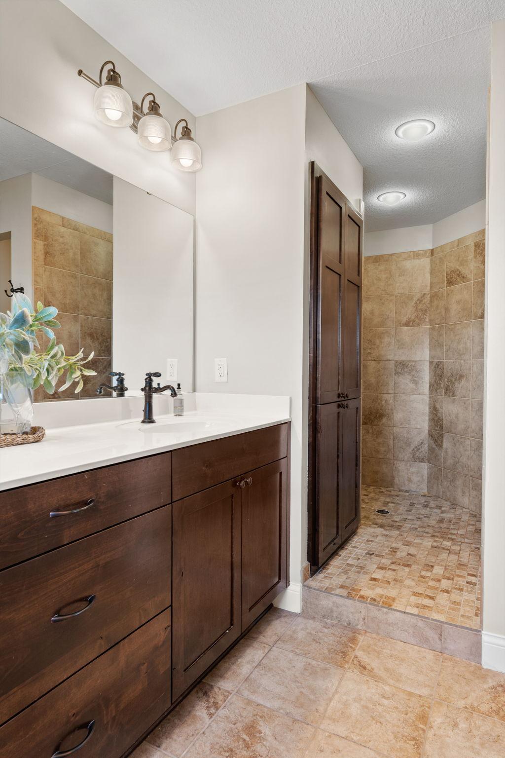 11668 Azure Court Inver Grove Heights, MN 55077 - Photo 39 of 70