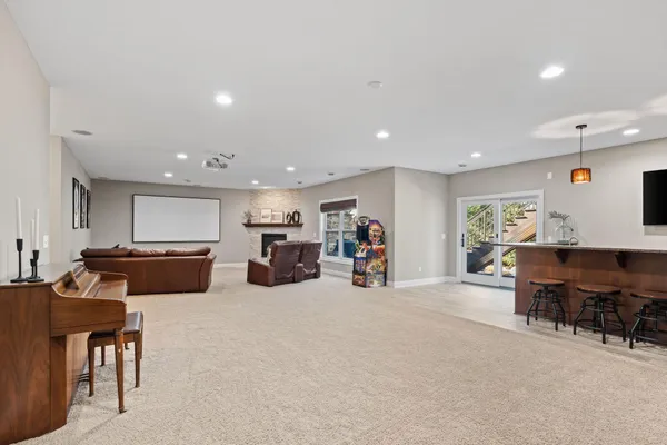 $1,100,000 | 11668 Azure Court, Inver Grove Heights, MN 55077