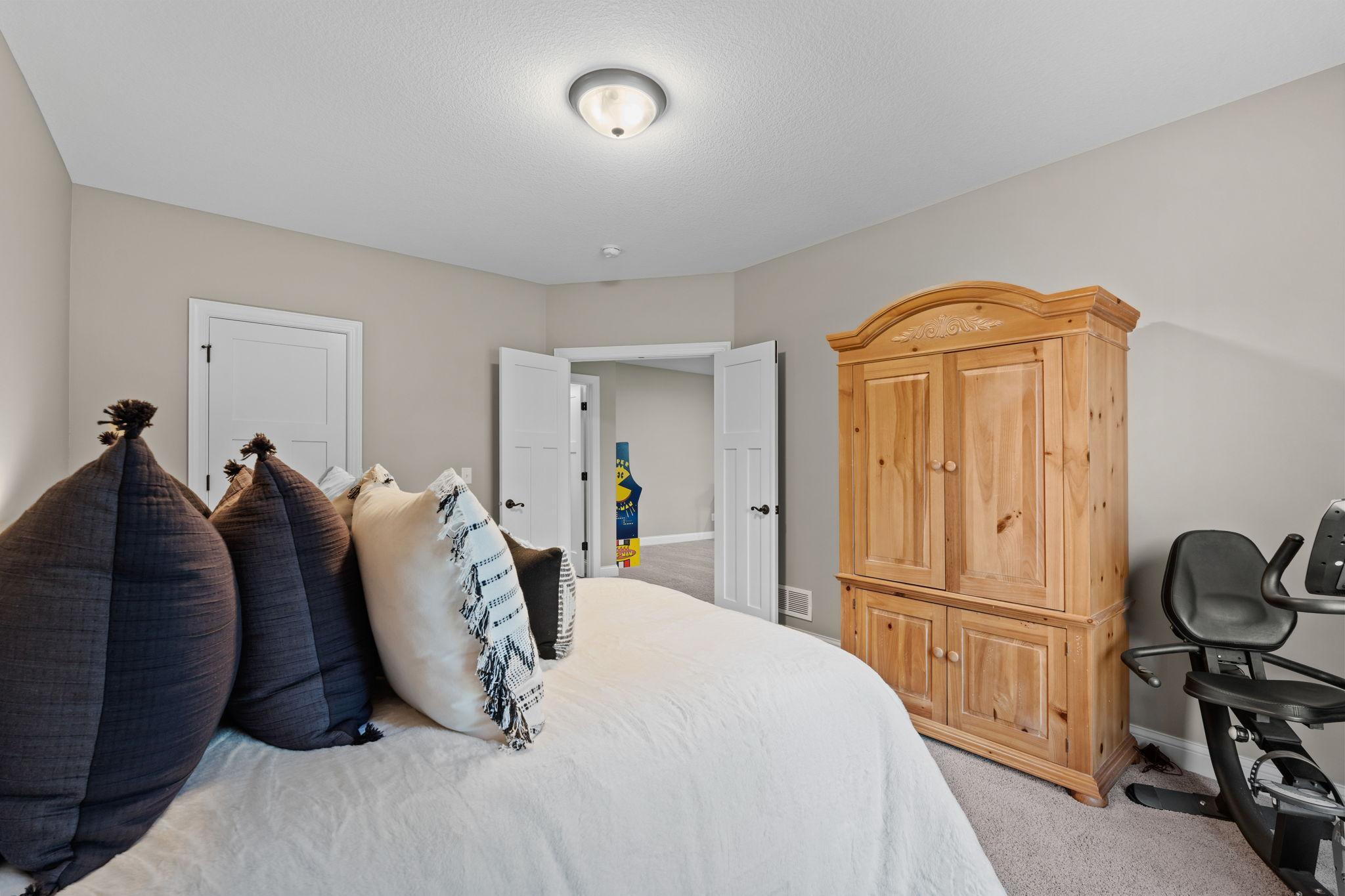 11668 Azure Court Inver Grove Heights, MN 55077 - Photo 54 of 70