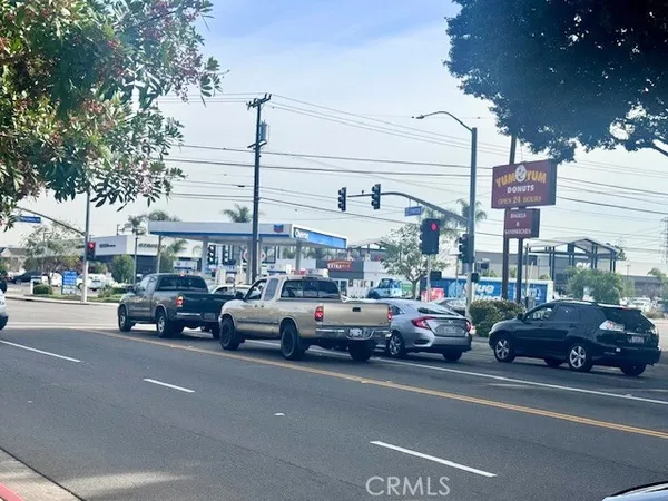 $1,950,000 | 10471 Magnolia Avenue, Anaheim, CA 92804