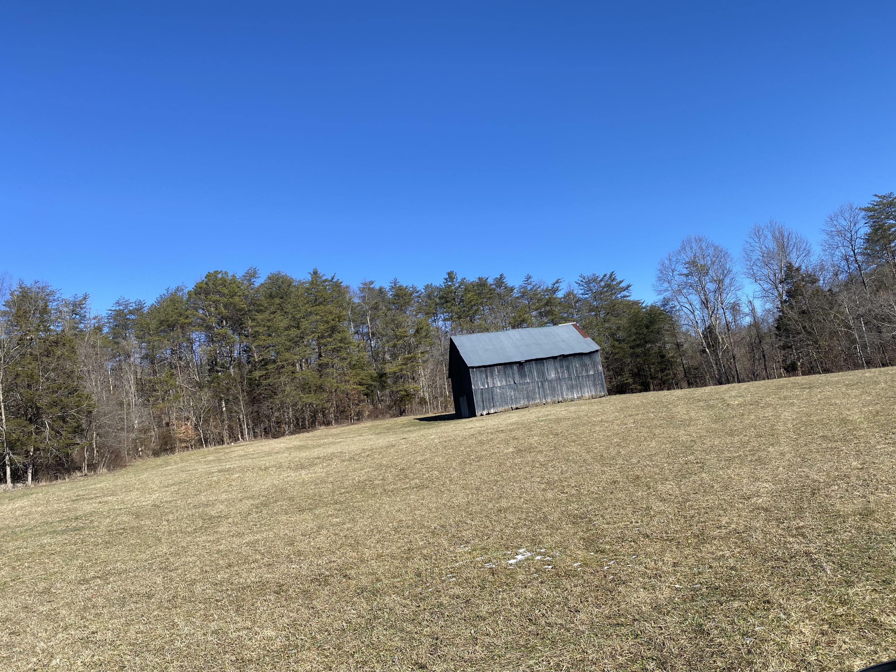 999 Robinson Road McKee, KY 40447 - Photo 3 of 8 IMG_9923