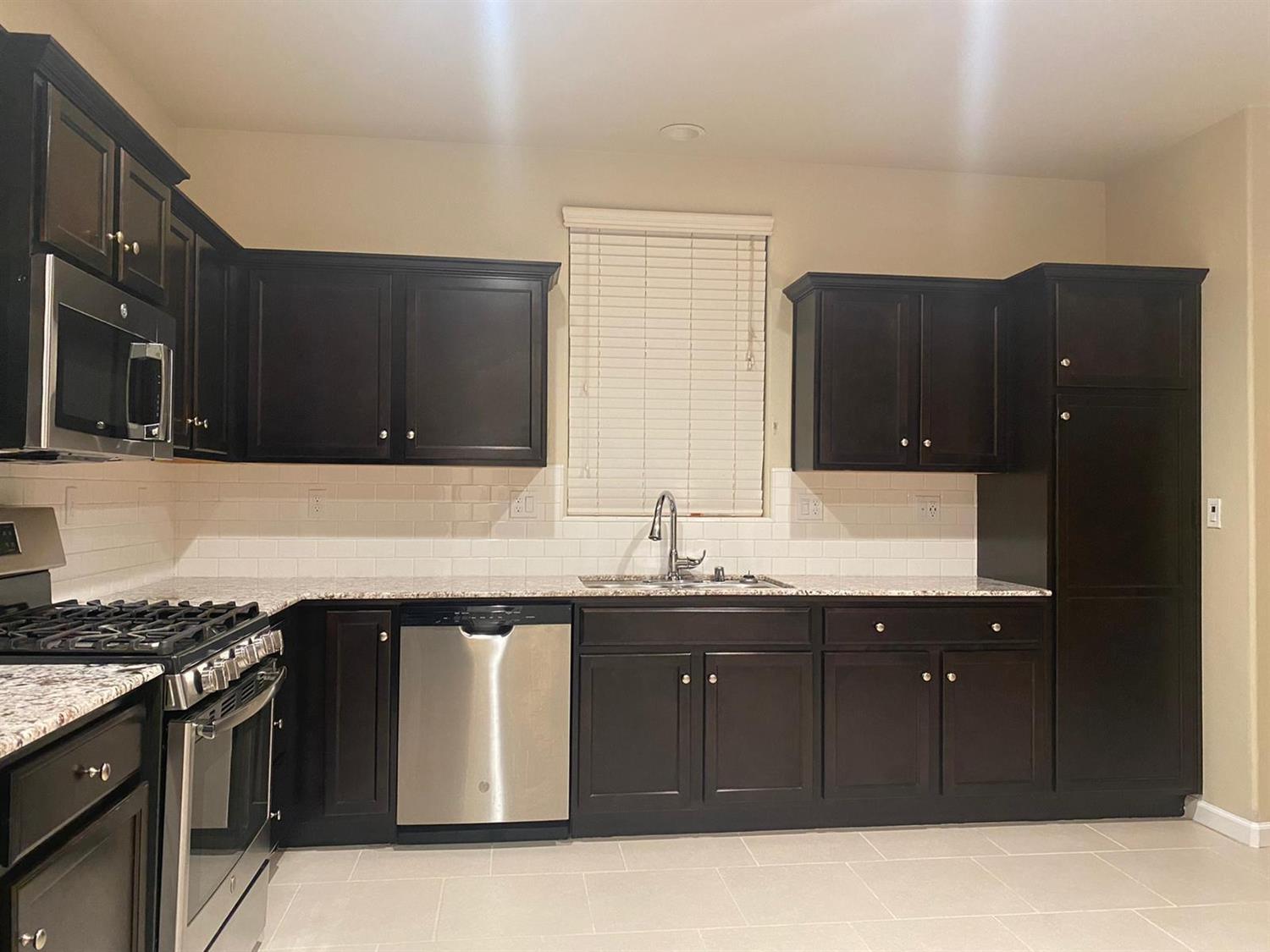 3691 Artistry Way Clovis, CA 93619 - Photo 7 of 20