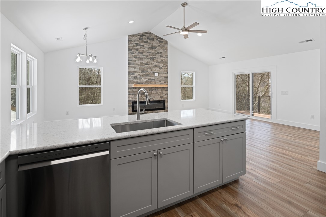 114 Woodpecker Road Purlear, NC 28665 - Photo 13 of 47