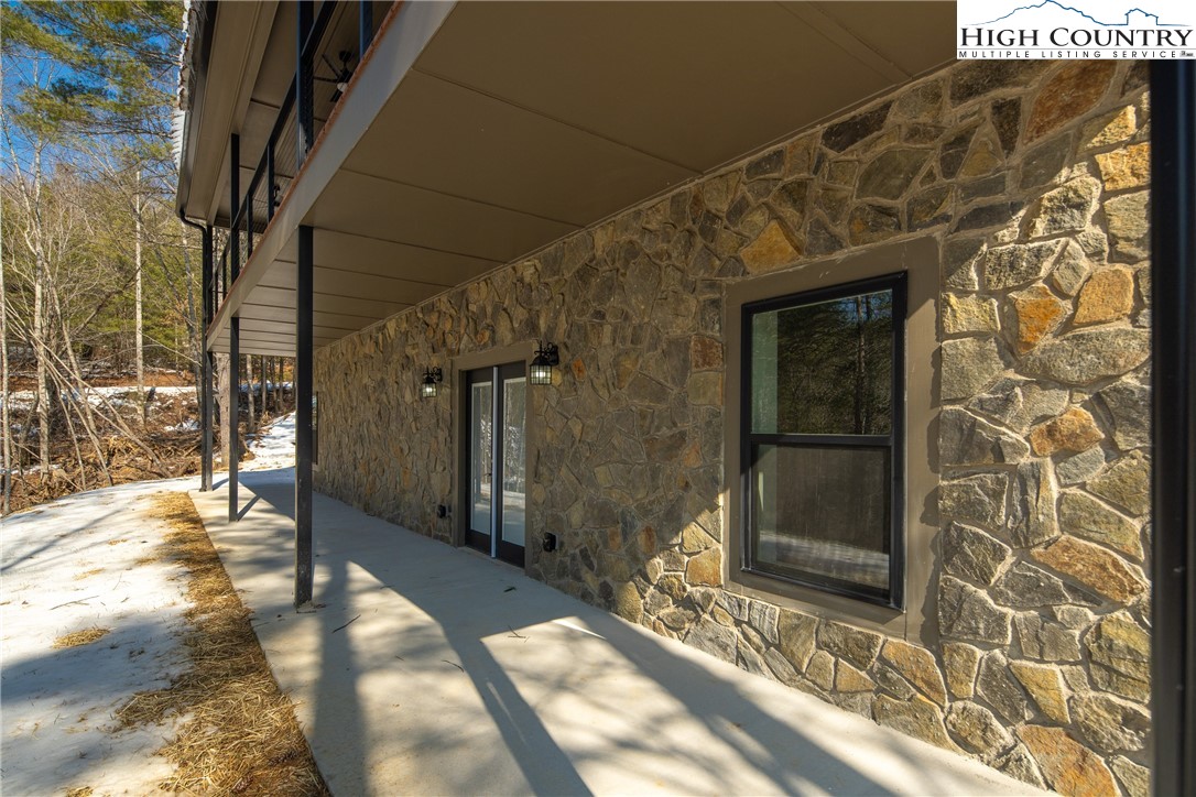 114 Woodpecker Road Purlear, NC 28665 - Photo 31 of 47