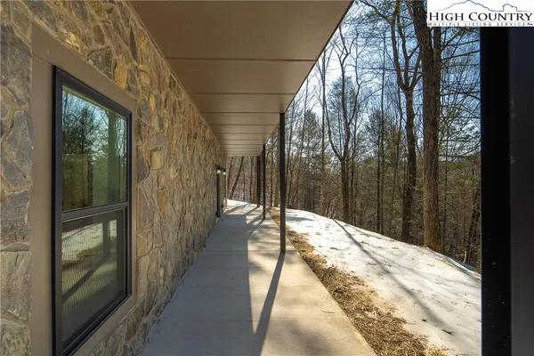 $574,900 | 114 Woodpecker Road, Purlear, NC 28665