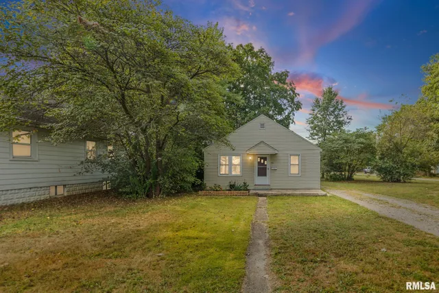 $78,000 | 721 West Whittaker Street, Salem, IL 62881