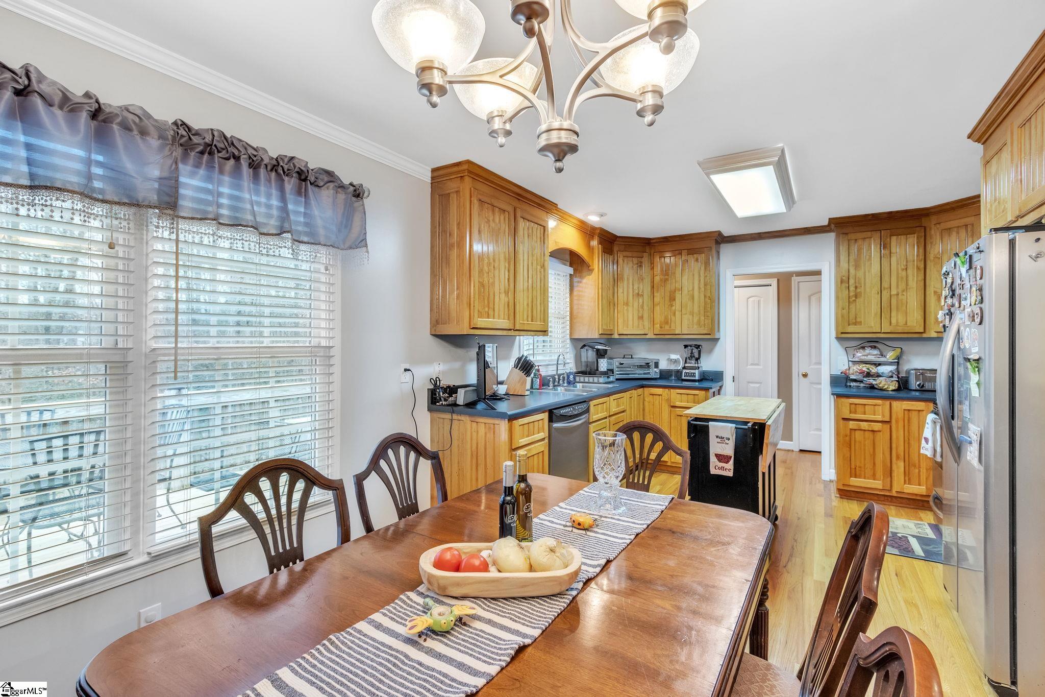 433 Bowers Road Travelers Rest, SC 29690 - Photo 7 of 36