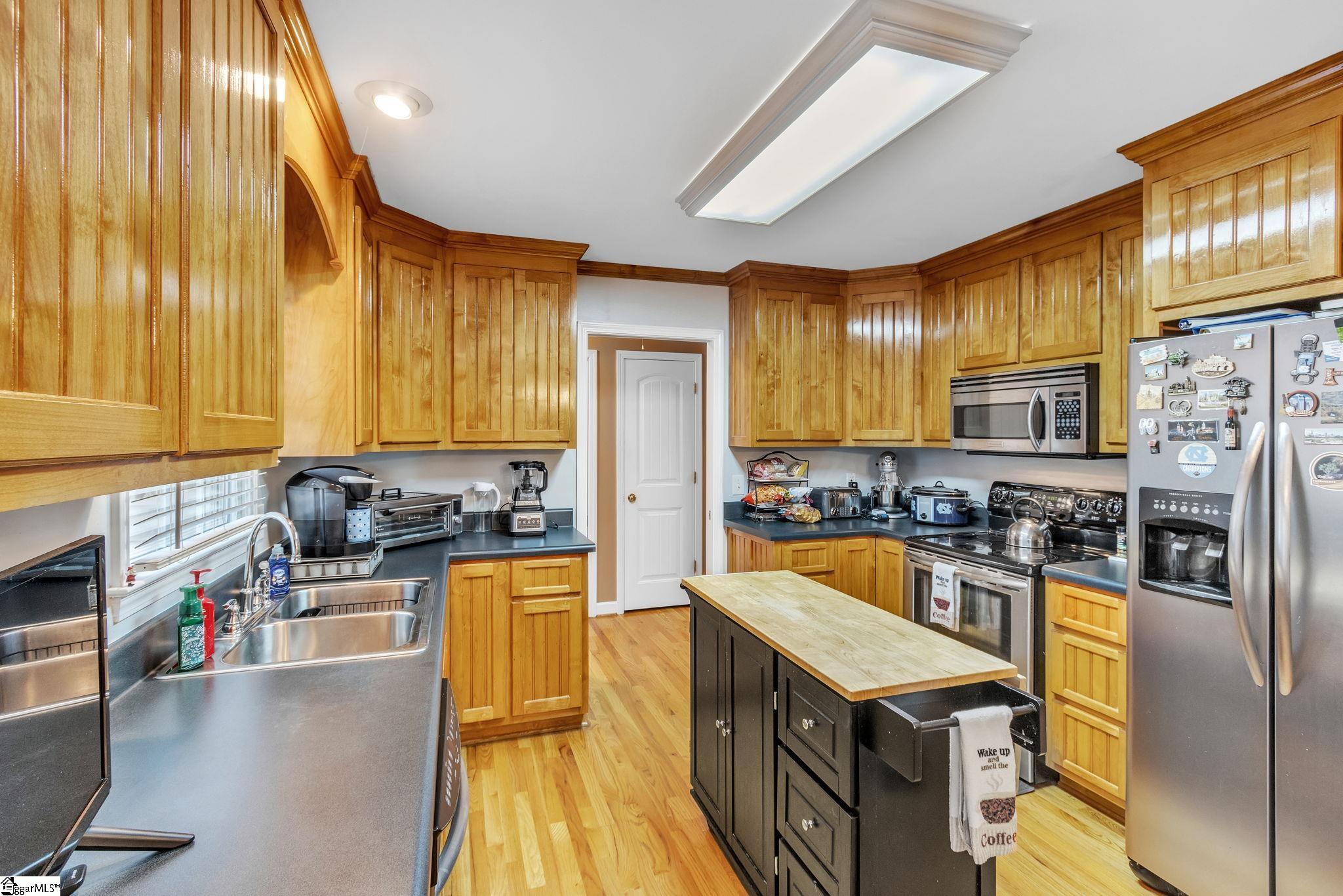 433 Bowers Road Travelers Rest, SC 29690 - Photo 8 of 36