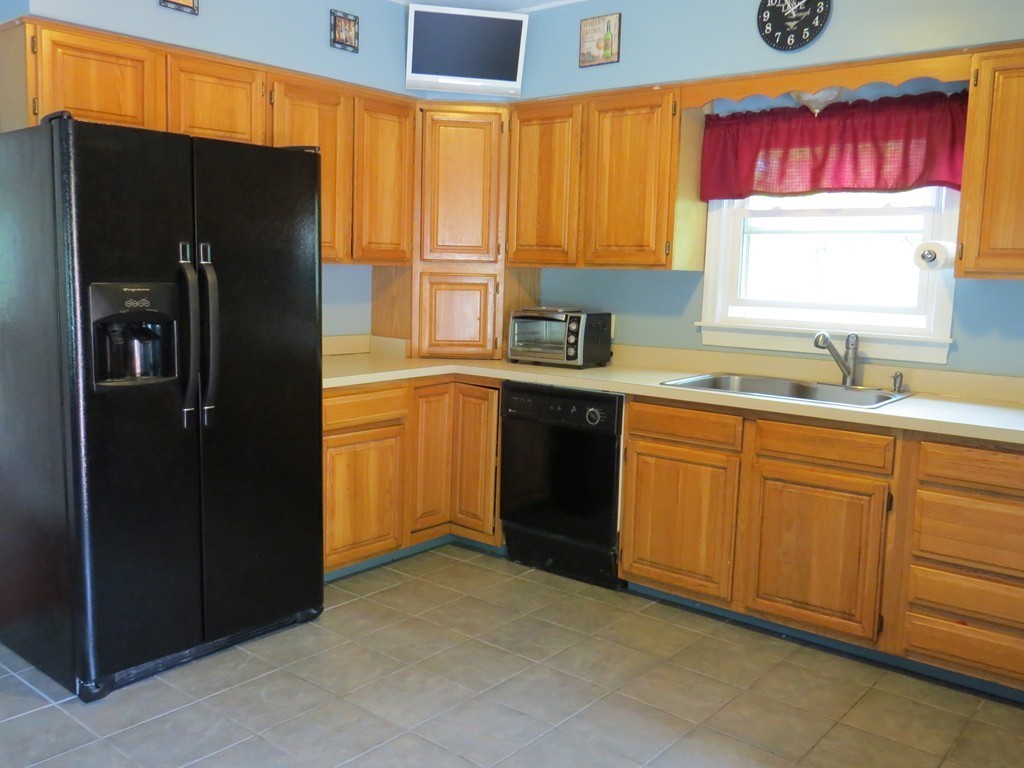119 Stafford Road Holland, MA 01521 - Photo 4 of 26