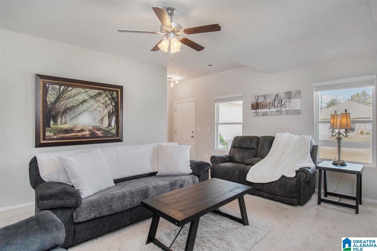 301 Maggie Way Calera, AL 35040 - Photo 3 of 30