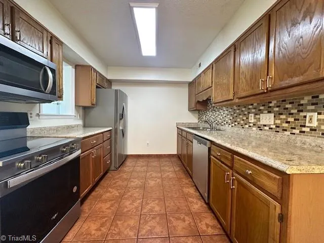 $1,250 | 7121 West Friendly Avenue, Unit D, Greensboro, NC 27410