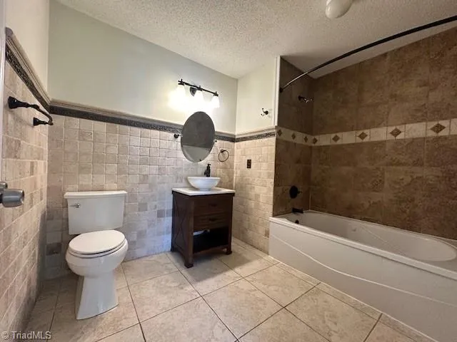 $1,250 | 7121 West Friendly Avenue, Unit D, Greensboro, NC 27410