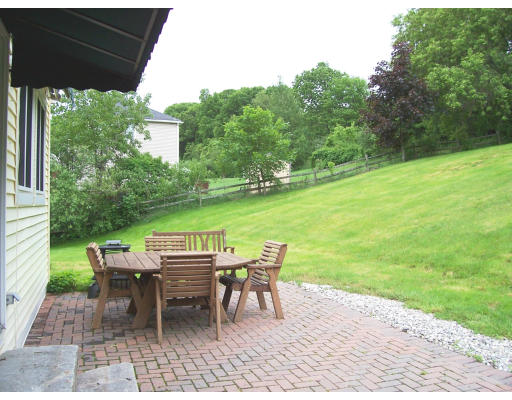 24 Meadowbrook Road Auburn, MA 01501 - Photo 12 of 14 Gallery Image 12
