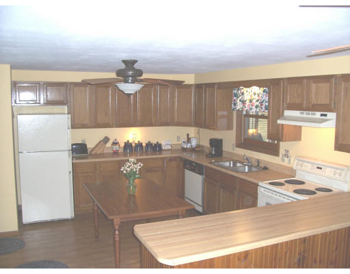 24 Meadowbrook Road Auburn, MA 01501 - Photo 5 of 14 Gallery Image 5
