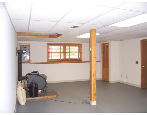 24 Meadowbrook Road Auburn, MA 01501 - Photo 9 of 14 Gallery Image 9