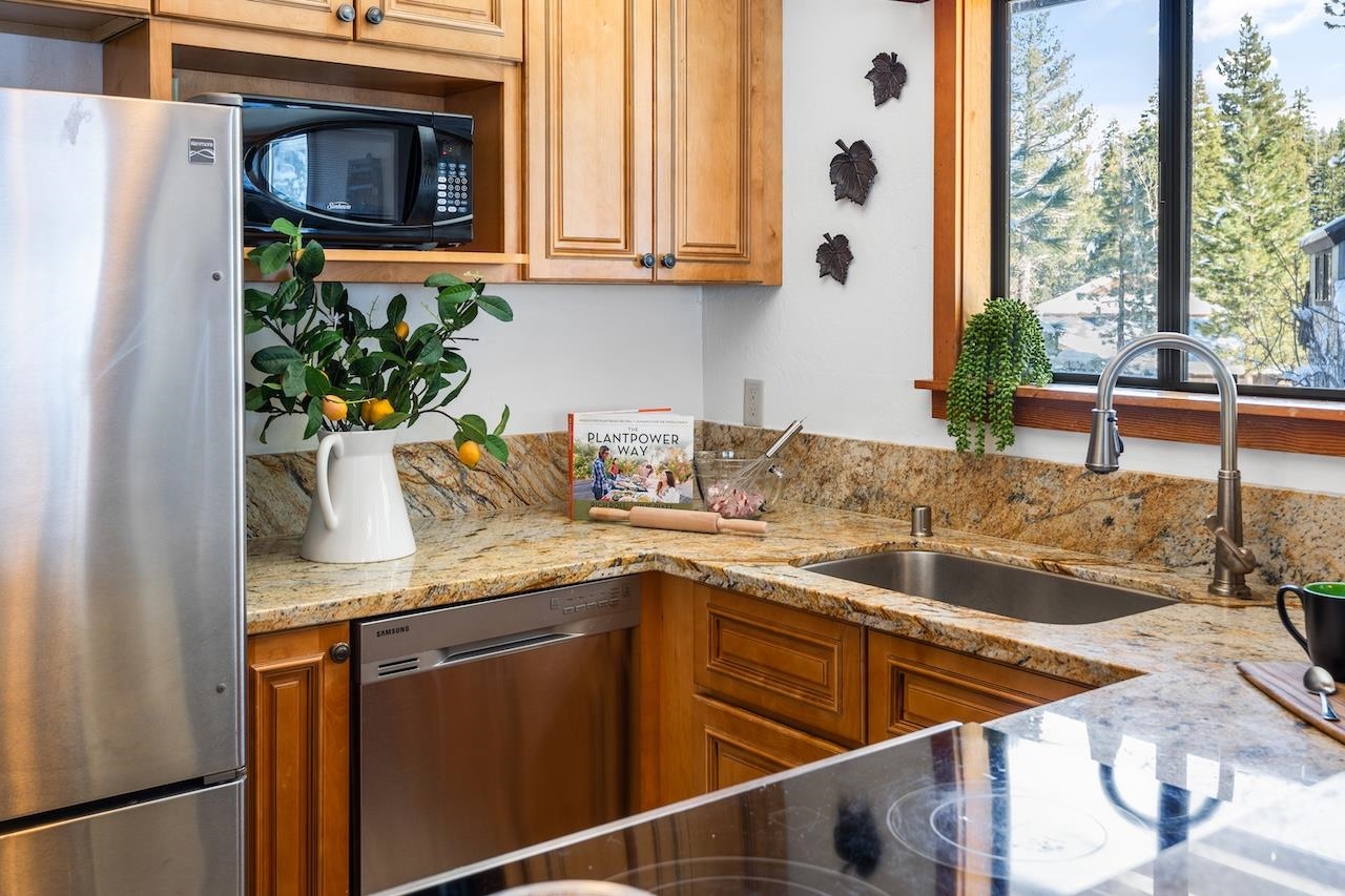 725 Granlibakken Road, Unit 85 Tahoe City, CA 96145 - Photo 12 of 21