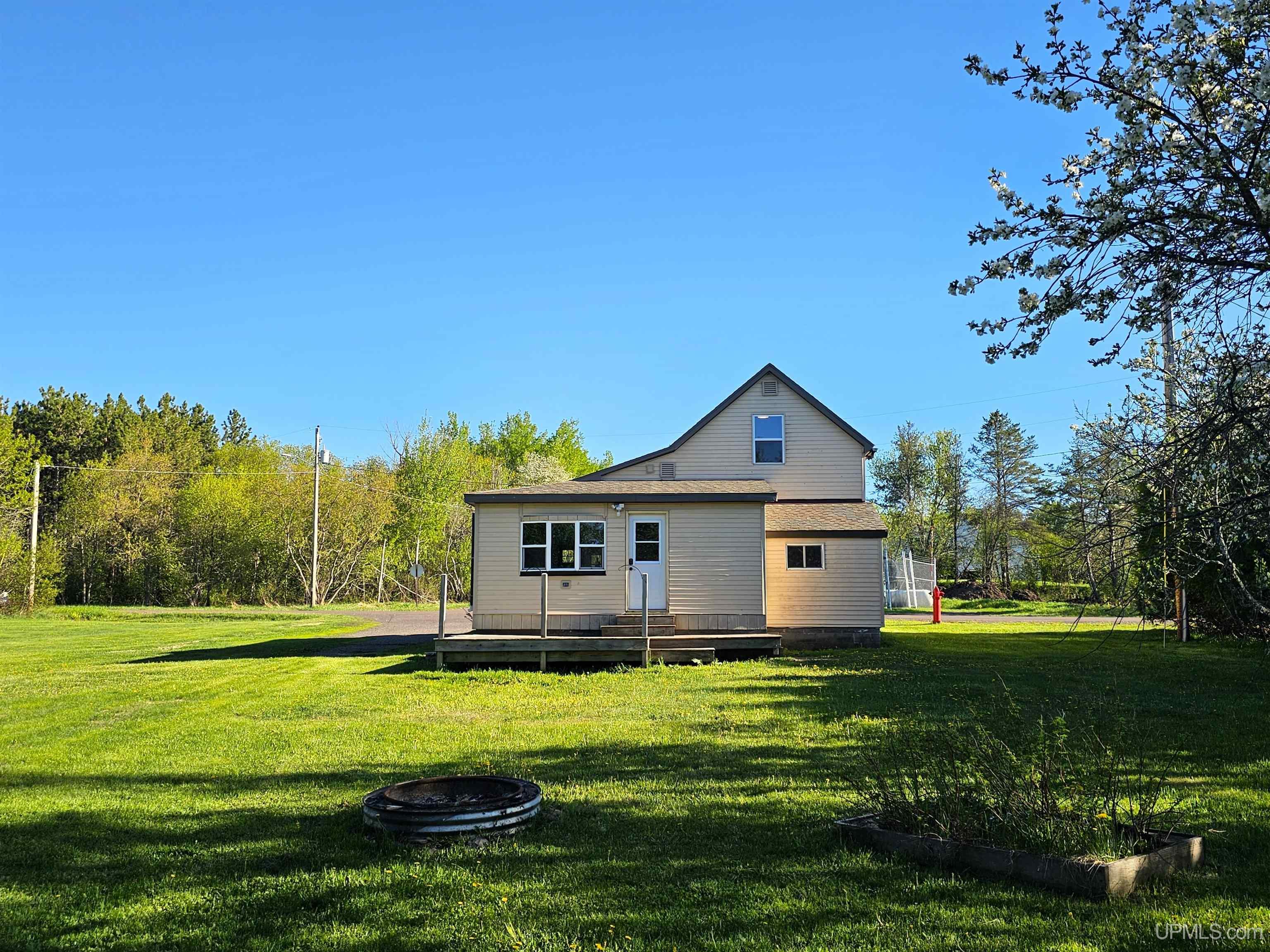 50350 Lake Annie Road Hancock, MI 49930 - Photo 3 of 25